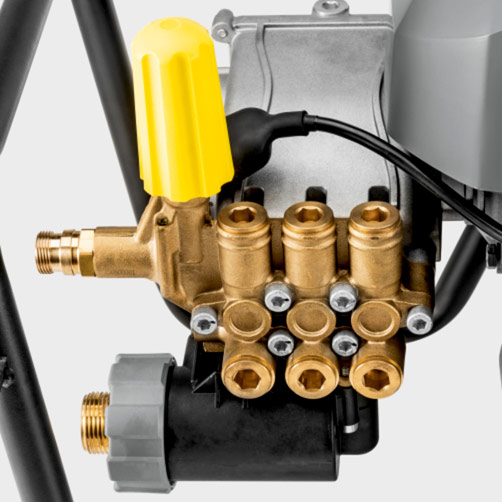 Аппарат высокого давления Karcher HD 6/15-4 Classic - <h3>Низкооборотный 4-полюсный двигатель</h3>
<p>
	 Долгий срок службы при низких затратах на техническое обслуживание. Высокие производительность и эффективность. Низкая вибрация при работе.
</p>