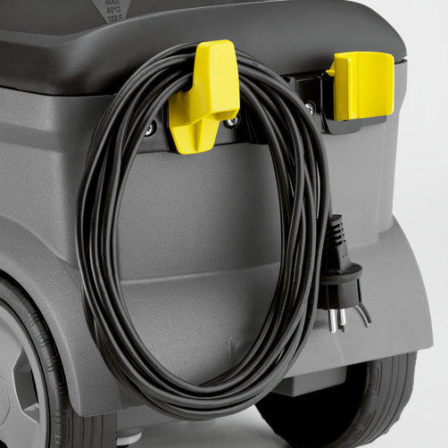 Профессиональный моющий пылесос Karcher Puzzi 10/2 Adv - <h3>Прекрасно подходит для повседневного использования.</h3>
Регулируемая рукоятка и фиксаторы для принадлежностей и кабеля, легко заменить насадку для пола на насадку для обивки. Быстрая адаптация к конкретным условиям уборки. Простота управления и быстрое освоение аппарата.