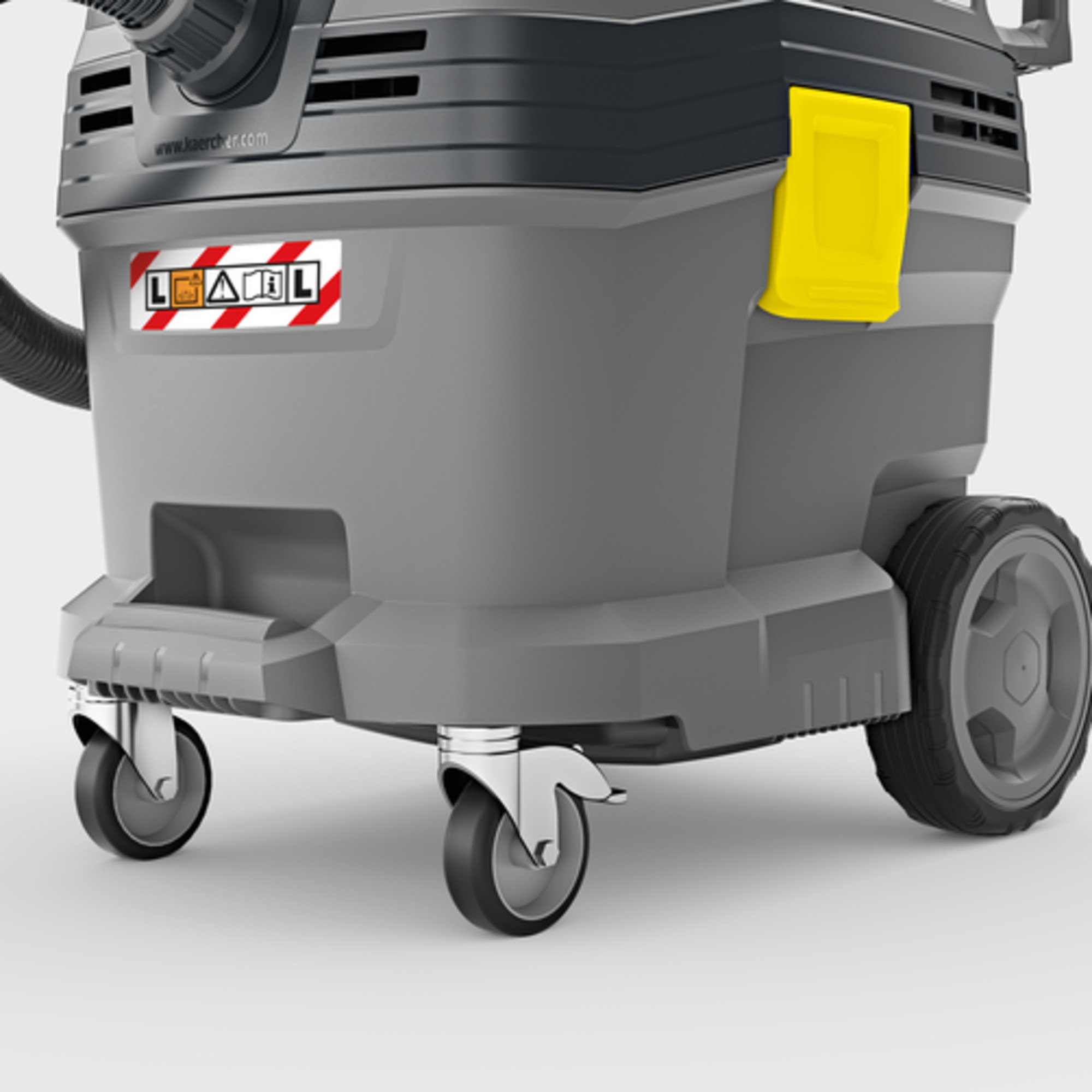 Профессиональный пылесос Karcher NT 30/1 Tact L - <h3>Прочный контейнер с отбойниками и металическими роликами</h3>
Прочные металлические ролики гарантируют хорошую маневренность и мобильность без ограничений на строительных площадках Прочный контейнер с отбойниками защищает аппарат от ударов и тряски.