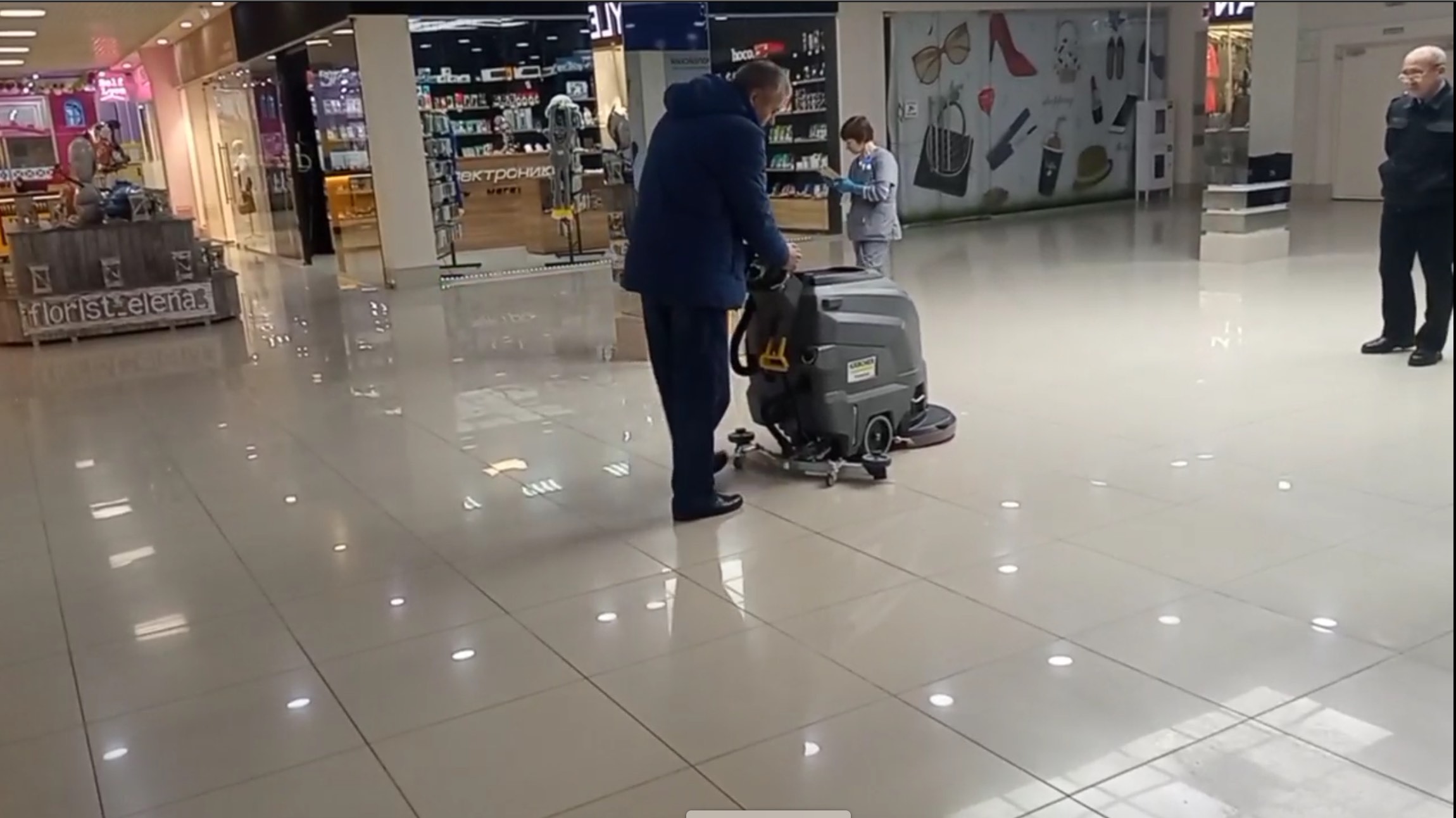 Демонстрация поломоечных машин Karcher в ТРК "Европейский".